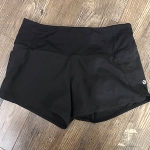 lululemon speed up shorts 2.5